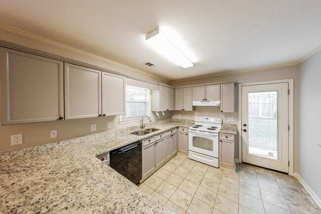 Foto del edificio - 349 Camden Cove Cir