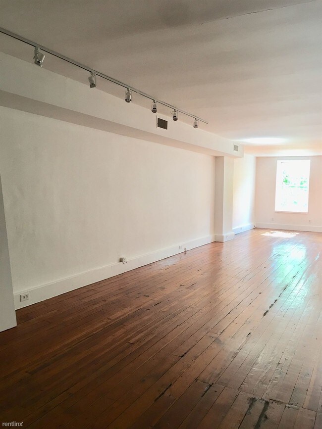 Foto del edificio - 1 br, 1.5 bath  - 118 N 3rd St Fl 3