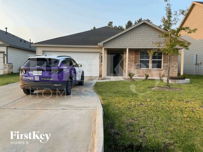 Building Photo - 17644 Cedar Crst Dr