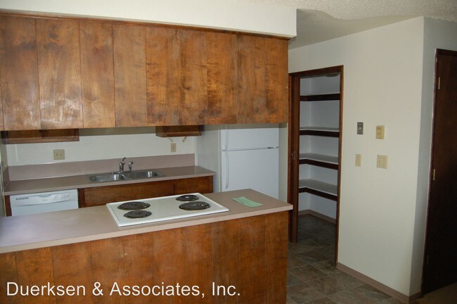 Foto del edificio - 692-694 NW Walnut Blvd
