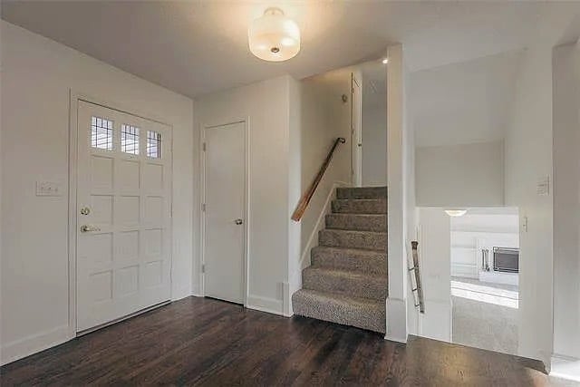 Front entrance - 1131 NE Oak Tree Dr