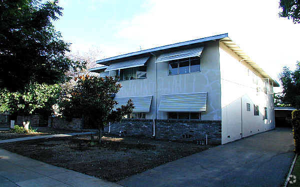 Building Photo - 3027 David Ave