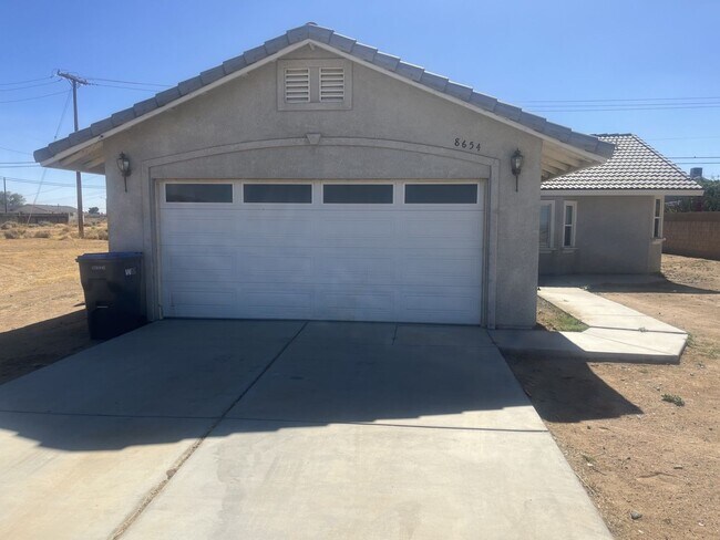 Foto del edificio - 8654 Poppy Blvd
