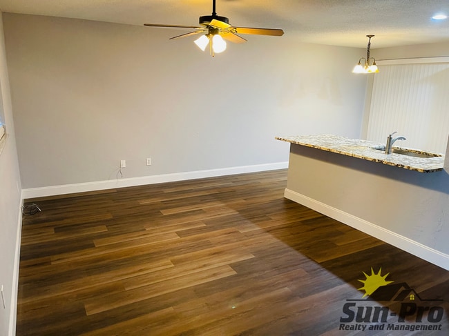 Building Photo - 323 Cavanah Dr