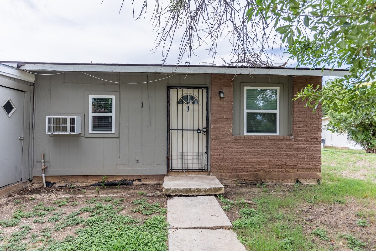 Primary Photo - 7115 Glen Terrace