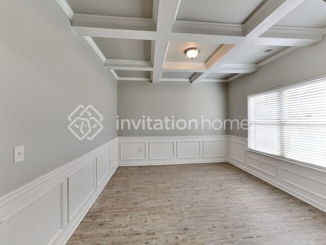 Building Photo - 1158 Paramount Dr