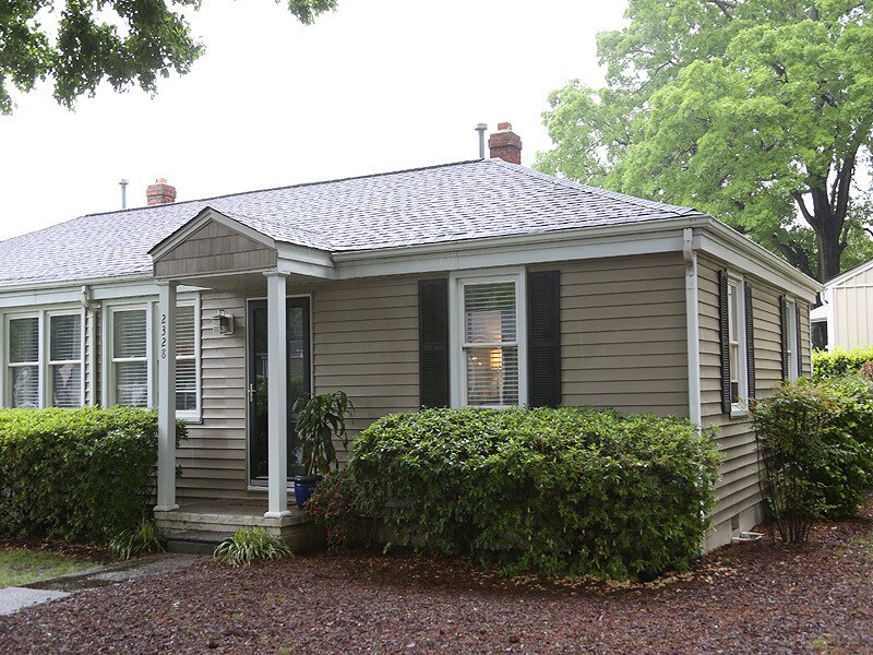 Foto principal - Two Bedroom Cottage - Five Points East, Raleigh, NC - Inside the Beltline!