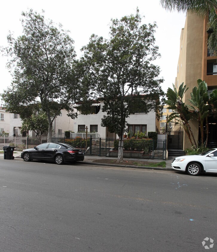 Foto del edificio - 347 S Catalina St