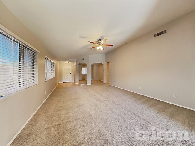 Foto del edificio - 25683 W St Kateri Dr