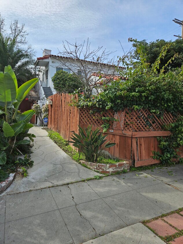 2417 Patricia Ave Unit 2417 1/2, Los Angeles, CA 90064 Apartments in