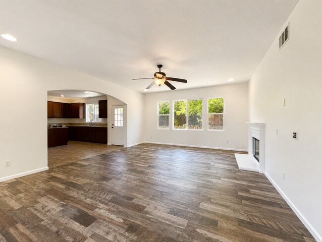 Building Photo - Spacious 5 (or 6) Bedroom House with attached ADU in Winchester for Rent