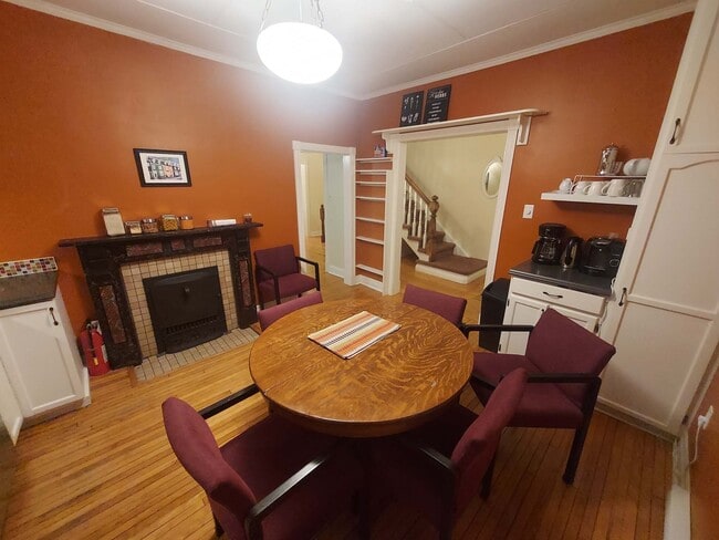 Building Photo - 17 Walshs Sq