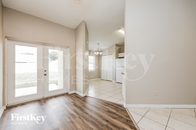 Foto del edificio - 4718 Westwind Dr