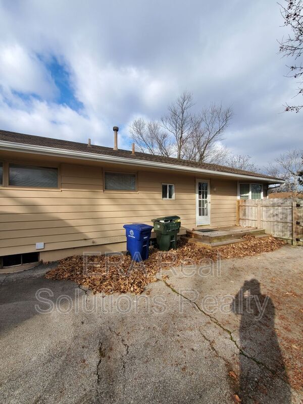 Foto del edificio - 4557 Grimsby Rd