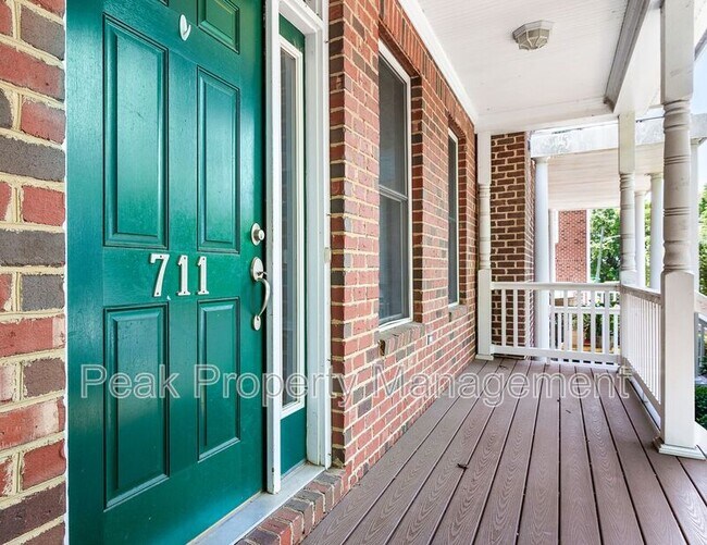 Foto del edificio - 711 S Laurel St