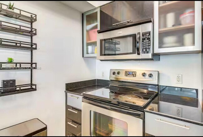 Foto del edificio - 1750 N Bayshore Dr
