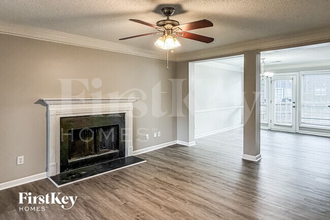 Foto del edificio - 2701 Chadwick Ln NW