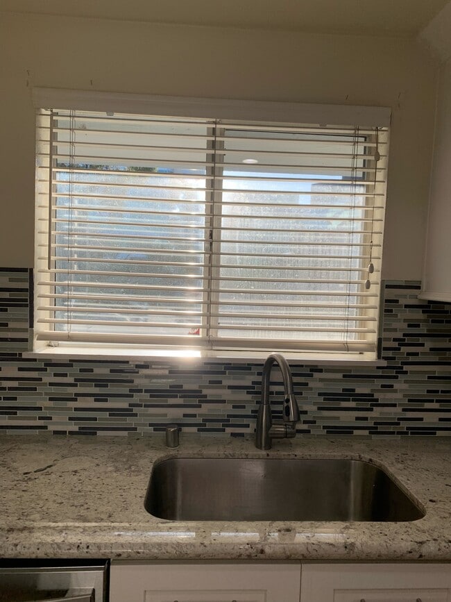 Building Photo - 1376 Las Juntas Way