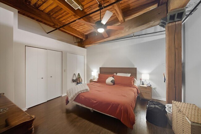 Foto del edificio - 420 W Ontario St