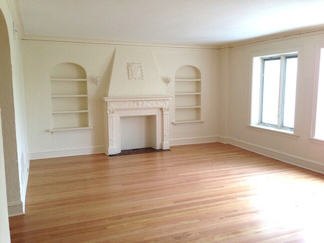 Building Photo - 6111 N Talman Ave