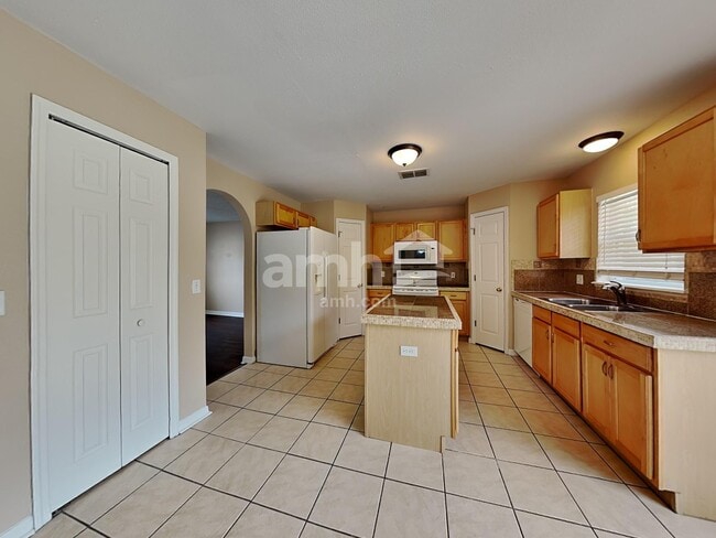 Foto del edificio - 12911 Parkington Dr