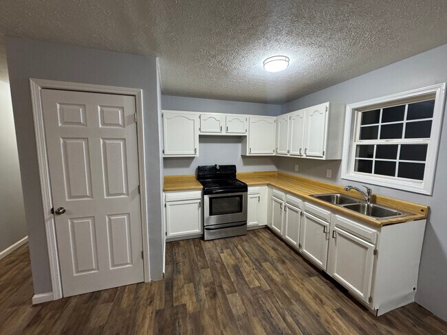 Foto del edificio - 1211 Redbud St
