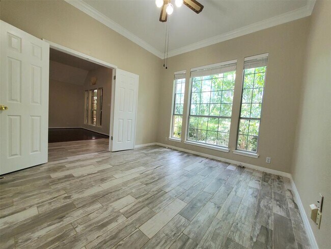 Building Photo - 11000 Rio Vista Dr