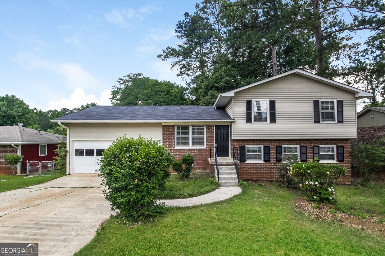 Primary Photo - 6090 Graceland Cir