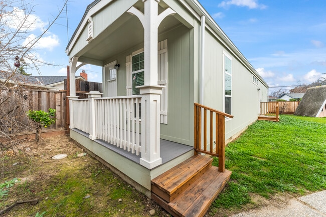 Building Photo - 1822 Nestorita Way