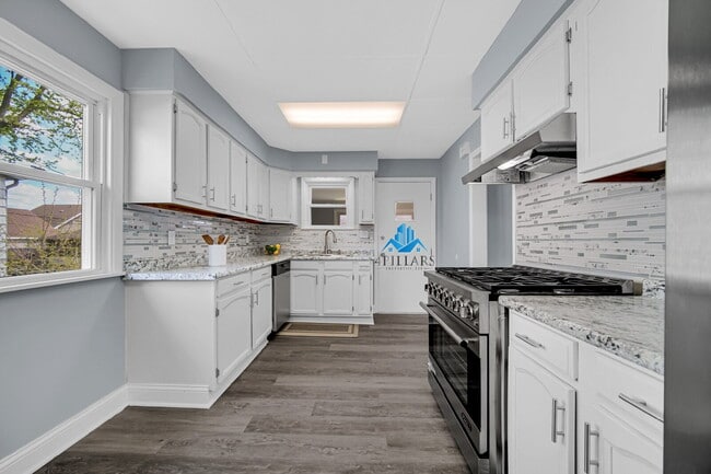Foto del edificio - 648 Stewart Ct