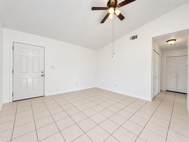 Building Photo - 3276 Split Willow Dr