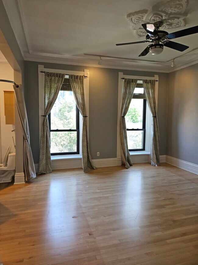 Foto del edificio - 1127 W Madison St