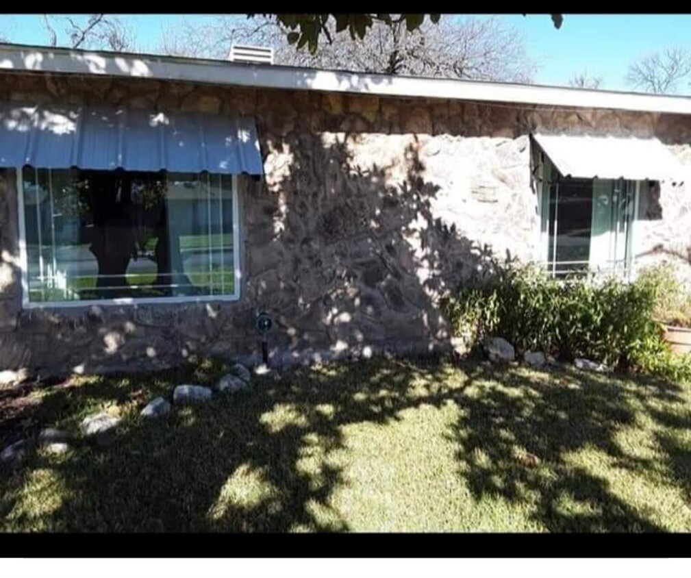 Front yard - 2031 Beechaven Dr