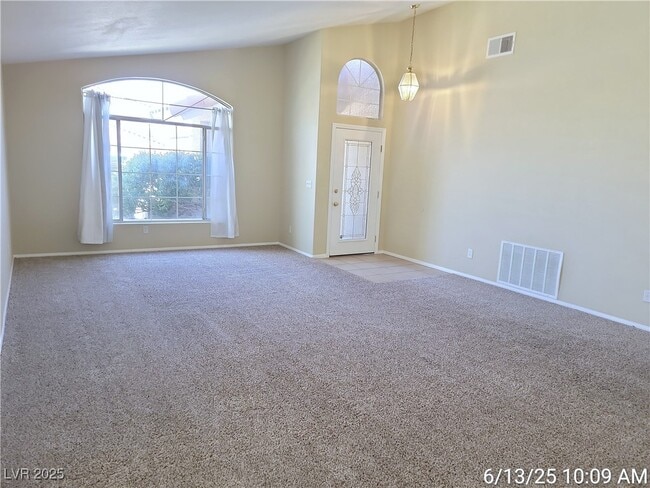 Building Photo - 194 Kachina Dr