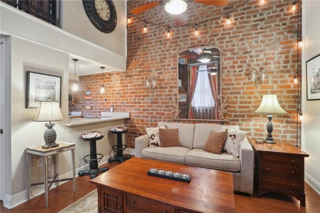 Building Photo - 1204 Chartres St