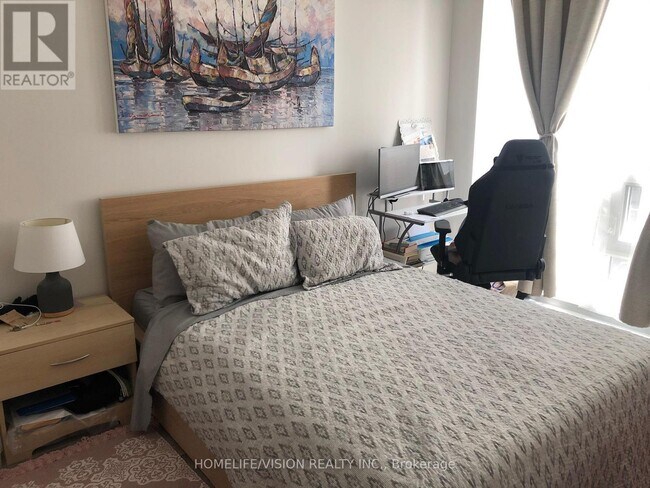 Building Photo - 52 Forest Manor Rd