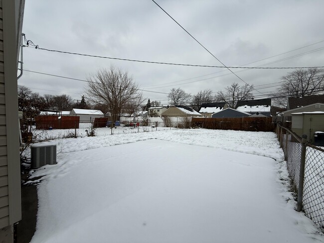 Building Photo - 2328 Detroit Ave