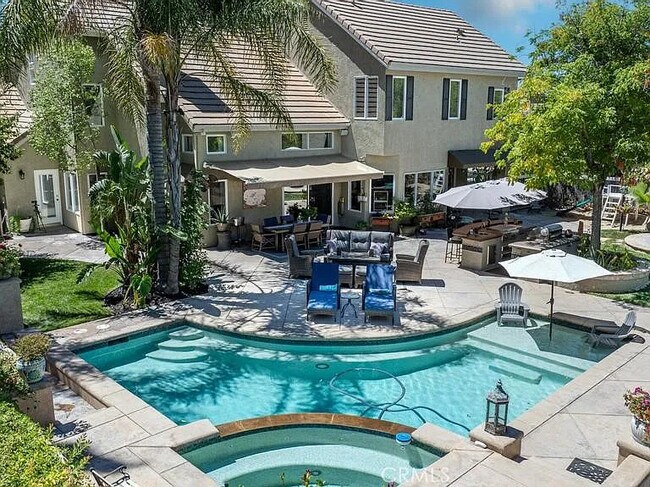 Foto del edificio - 15305 Saddleback Rd