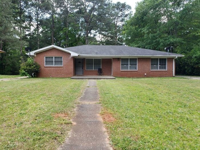 Primary Photo - 3561 Swallow Ln
