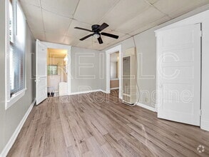 Building Photo - 1709 W Gaulbert Ave