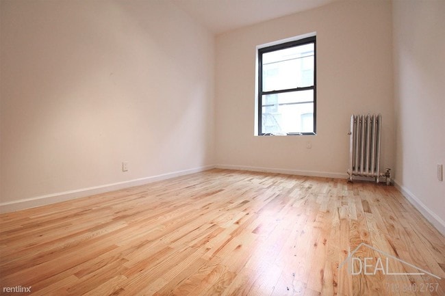 Building Photo - 450 Saint Johns Pl