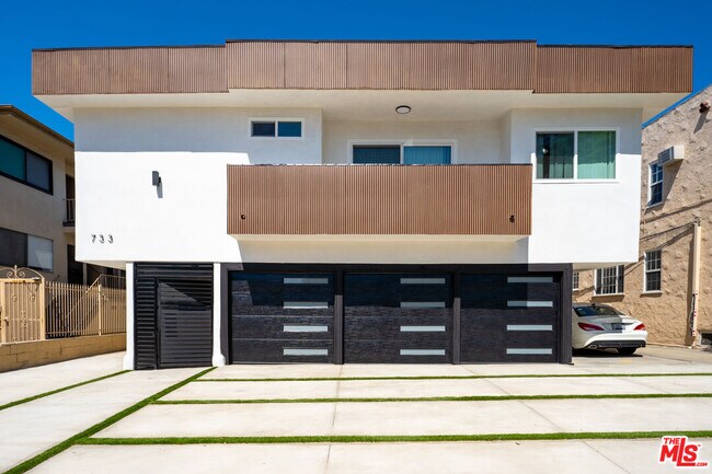 Foto del edificio - 733 Hayworth Ave
