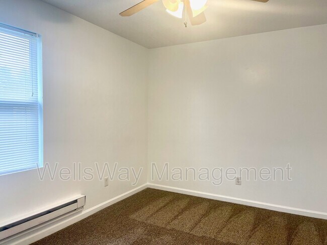 Foto del edificio - 801 N School St