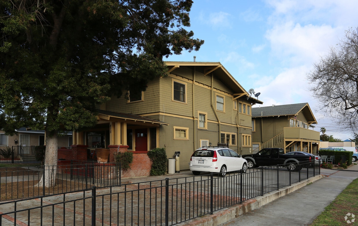 Primary Photo - 475 E St