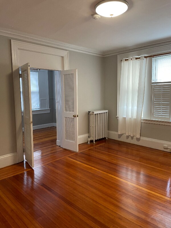 Foto del edificio - 374 Lloyd Ave