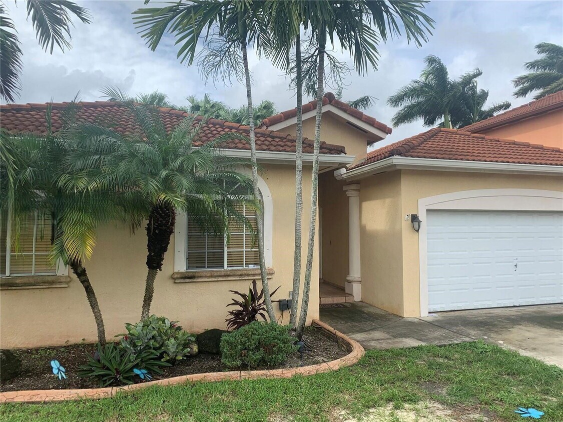 Foto principal - Southwest 159th Avenue, Miami, FL 33185 - ...