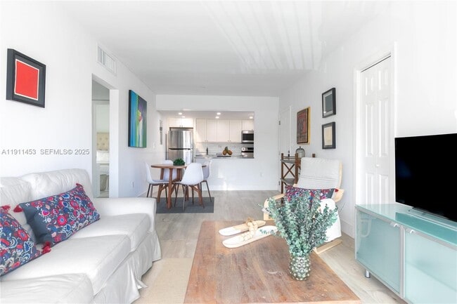 Building Photo - 290 Sunrise Dr