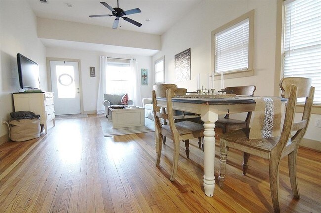 Building Photo - 3911 Willbert Rd