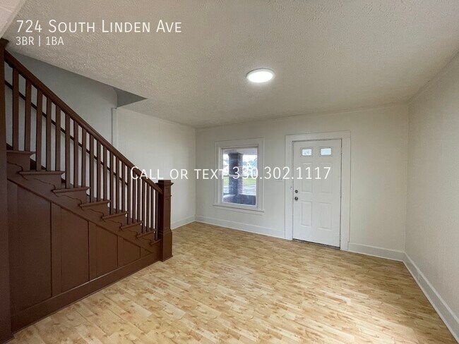 Foto del edificio - Three bedroom one bathroom apartment for rent