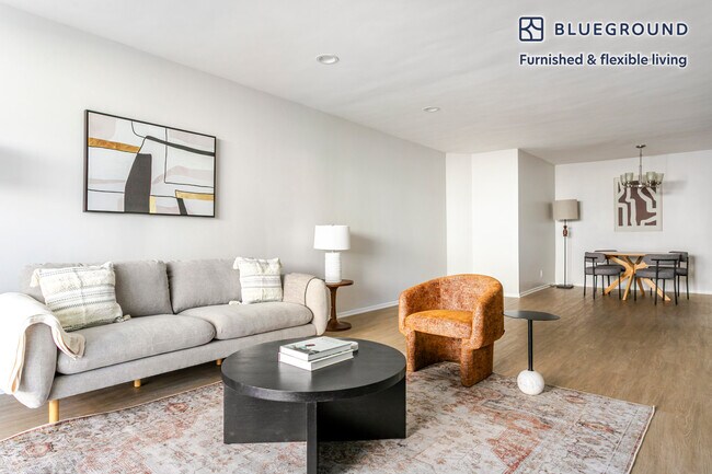 Building Photo - 1371 S Beverly Glen Blvd